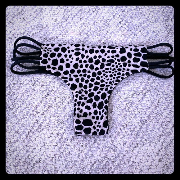 Kalokini Reversible Bikini Bottom - Picture 1 of 4